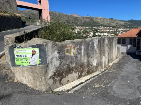 Lote de Terreno para construção com Projeto Aprovado  - 8 Frações