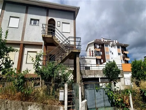 Moradia >=T10 - Fonte da Talha - Coimbra/Venda