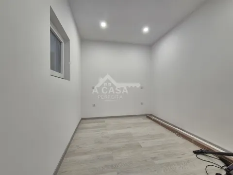 半独立式的房子 2个房间