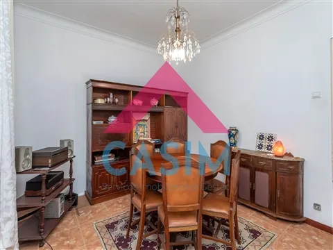 T3 Est. Militar | Damaia – Excelente Oportunidade de Investimento