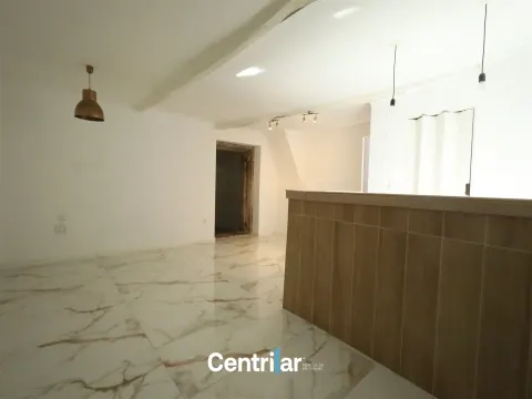 Moradia T3 com pátio e terraço