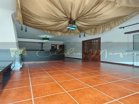 Maison dans village 4 Chambre(s)