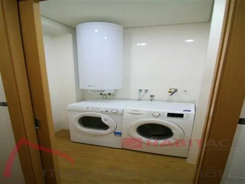 Apartamento T3 remodelado para venda em S. José de S. Lazaro, Braga.