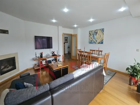 Apartamento T3 com 2 frentes e varandas em Ferreiros – Braga  O Seu Apartamento dos Sonhos, Cheio de