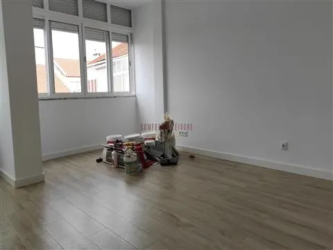 T3 en Seixal completamente REFORMADO