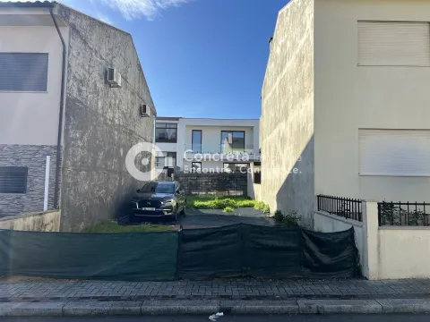 Terrain constructible à Arcozelo, Barcelos