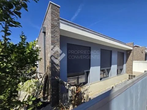 Moradia T3 - Quinta das Laranjeiras, Fernão Ferro