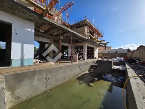 Moradia Isolada T5 com piscina - Azeitão