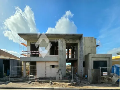 Moradia Isolada T5 com piscina - Azeitão