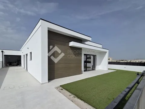 Moradia Isolada T4 com piscina - Azeitão
