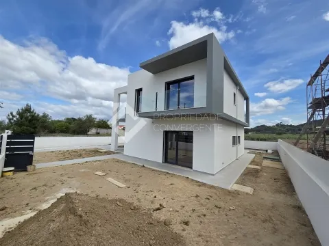 Moradia Isolada T4 com piscina - Azeitão