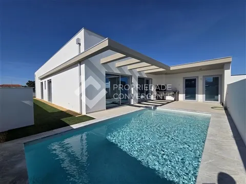 Moradia Térrea Isolada T4 com piscina - Azeitão