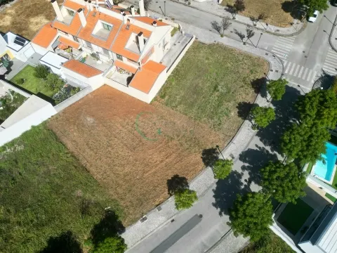 Terreno para construção com projeto aprovado _ Urbanização dos Mélias, Santa Joana