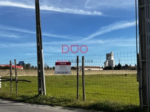 Terreno com 13 640 m2  à venda no Montijo em Área Industrial Existente