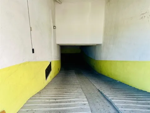 Garagem à venda no Montijo