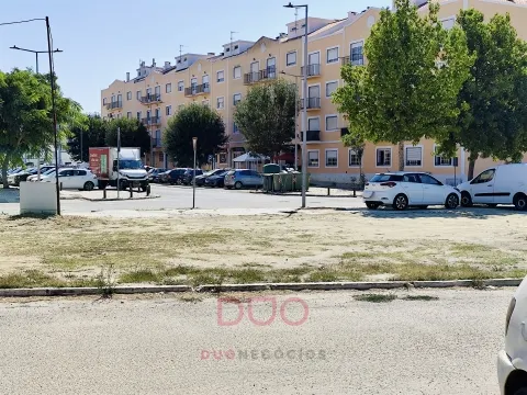 Terreno Para Construção de Prédio à venda no Pinhal Novo