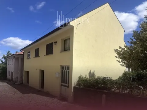 Moradia especial com duas habitações independentes