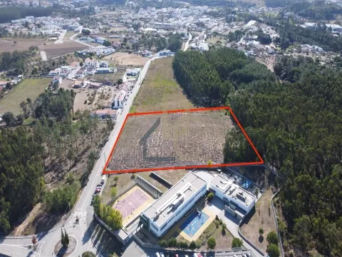 Terreno com viabilidade de construção/ Área total 12.700 m2 / Parceiros