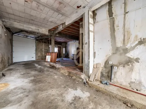 Moradia /  Cortes / Investimento / Remodelação