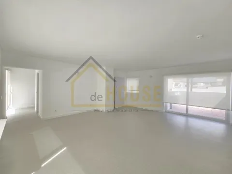 Arrendamento Apartamento T2 , centro Lourinhã