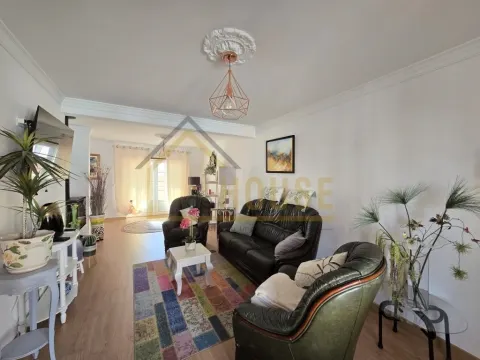 Moradia T3 perto Praia