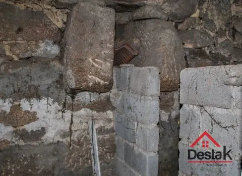 Moradia T1 para restaurar em Viseu