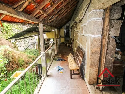 Imponente moradia em Pedra para venda, Fornelo, Oliveira De Frades