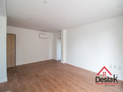 New and modern 1-bedroom apartment with balcony