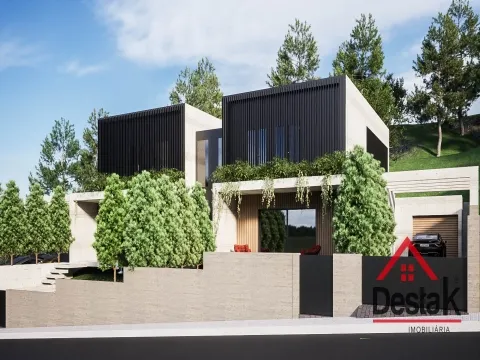 Moradia Geminada V3 com 3 Suítes em Arouca