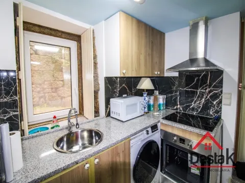 Apartamento T1 duplex situado no centro de São Pedro do Sul, para venda