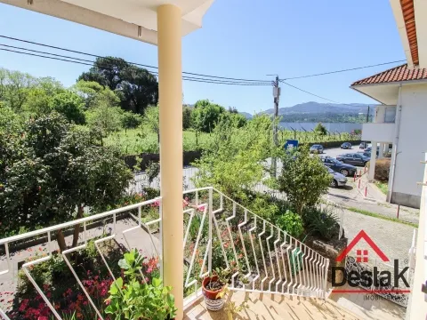 Moradia Isolada V4 para venda no Centro de São Pedro do Sul