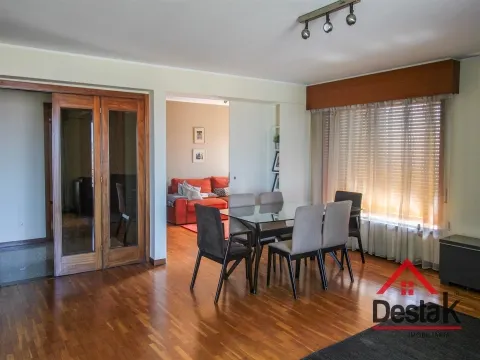 Apartamento T3 + 1 em Vila Nova de Gaia