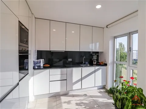 Apartamento T1+1 Duplex para arrendamento em Viseu junto ao Palácio do Gelo