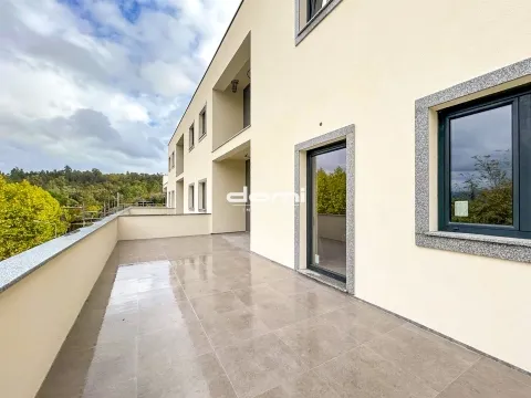 Apartamento T3, nas Termas de São Pedro do Sul