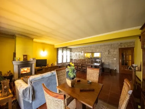  Moradia Isolada V4 em Paços de Vilharigues – Vouzela