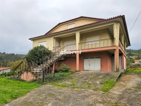 &#128293; OPORTUNIDADE IMPERDÍVEL! &#127969; Moradia T4 em Várzea, São Pedro do Sul
