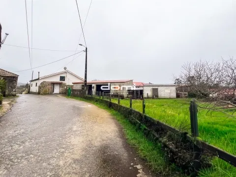 🏡 Moradia T2 pronta a habitar com terreno, em Paredes Velhas, Vouzela
