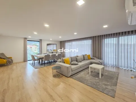 ✨ Magnífico Apartamento T4 no Centro de São Pedro do Sul — Conforto, Luxo e Vistas Deslumbrantes ✨
