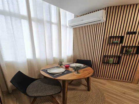 Apartamento/Escritório Remodelado Próximo ao Polo Universitário e Hospital São João