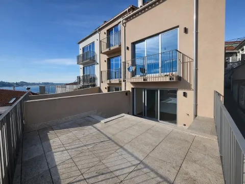 Apartamento T1 com Terraço –  a 40m do Rio Douro, Lordelo do Ouro, Porto