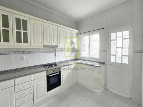 Apartamento T2 para Arrendamento