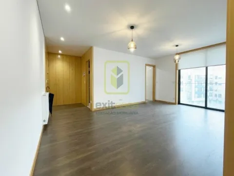 Apartamento T2 para Arrendamento