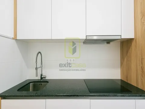 Apartamento T1 junto à praia