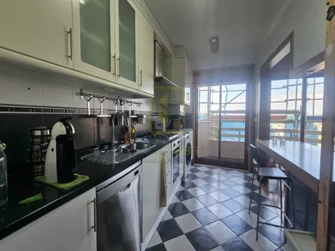 Apartamento T2 em Condomínio Fechado 