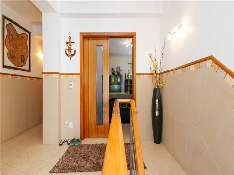 Moradia Geminada T3 com piscina, praia da Tamargueira