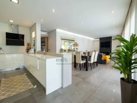 Apartamento T3 com Vista Mar