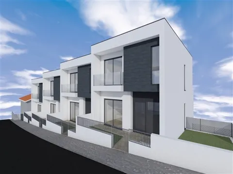 Moradia Geminada T3 Venda