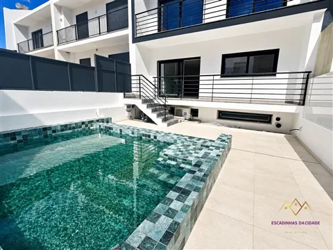 3 Bedroom Villa with Pool in Alcabideche