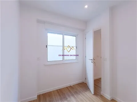 1+1 Bedroom Apartment in Sacavém — The Right Investment Minutes from Lisbon