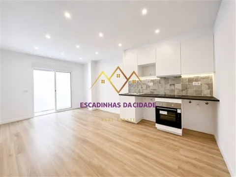 Apartamento T1+1 em Sacavém — O Investimento Certeiro a Minutos de Lisboa